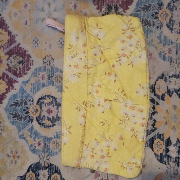 OLD NAVY CLUTCH YELLOEWNWITH WHITE AND PEACH COLORED FLOWERS. - Picture 2 of 4